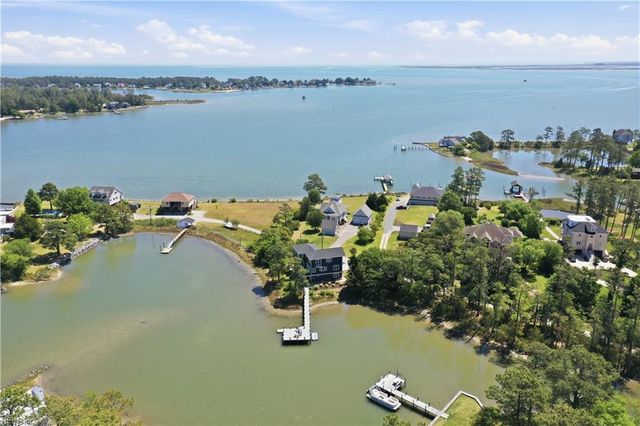 117 Anchor LN, Yorktown, VA 23692