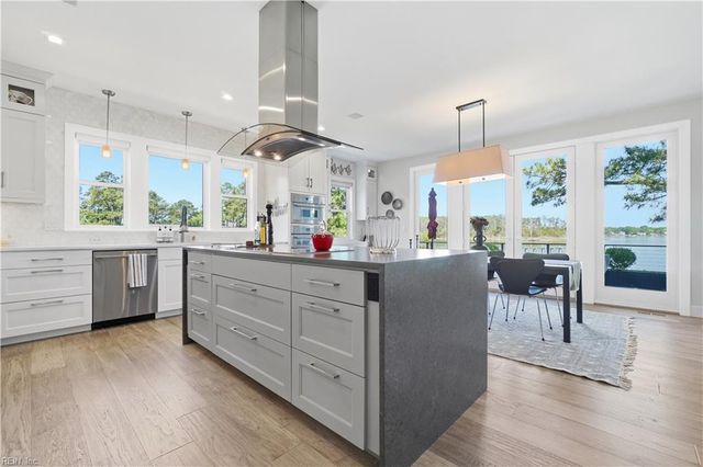 117 Anchor LN, Yorktown, VA 23692