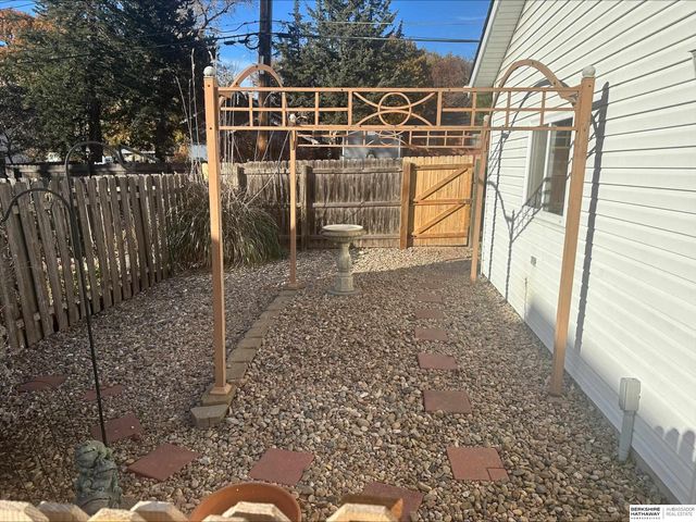 3244 C Street, Lincoln, NE 68510