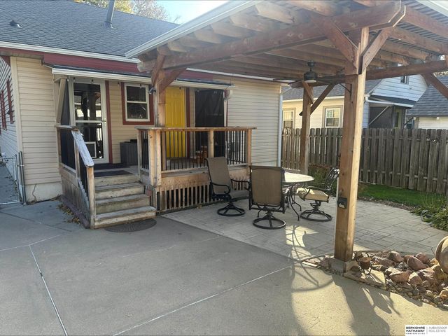 3244 C Street, Lincoln, NE 68510