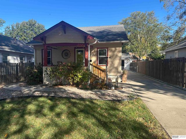 3244 C Street, Lincoln, NE 68510