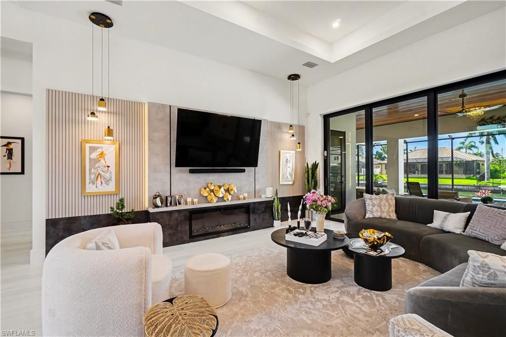 Image 5 of property listing at 2814 Gleason PKWY, Cape Coral, FL 33914