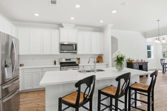 296 Symphony Way, Freeport, FL 32439