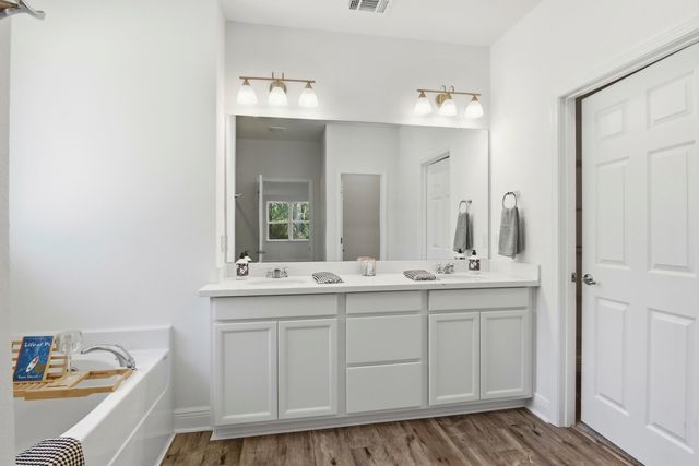 296 Symphony Way, Freeport, FL 32439