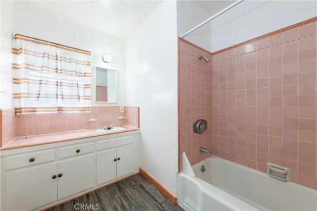 14738 Magnolia Boulevard, Sherman Oaks, CA 91403