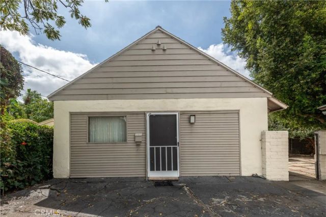 14738 Magnolia Boulevard, Sherman Oaks, CA 91403