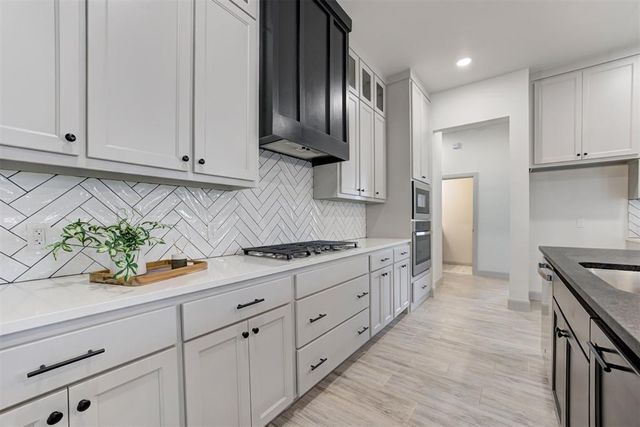 1813 Aminas Way, Yukon, OK 73099