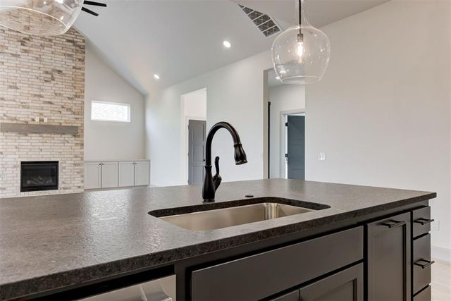 1813 Aminas Way, Yukon, OK 73099