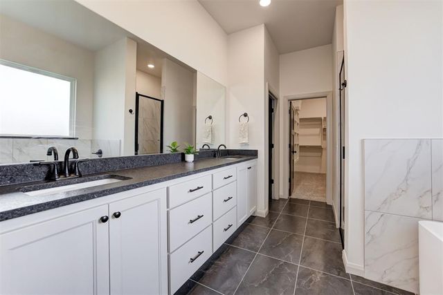 1813 Aminas Way, Yukon, OK 73099