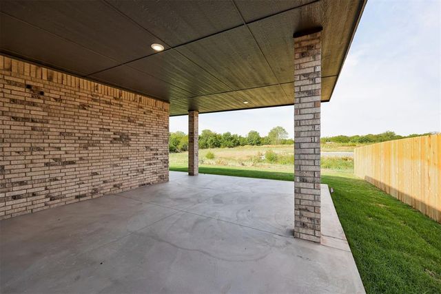 1813 Aminas Way, Yukon, OK 73099