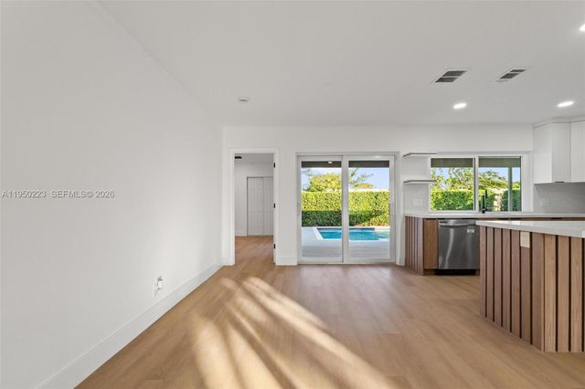 4440 NW 19th Ave, Oakland Park, FL 33309