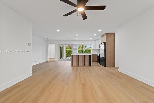 4440 NW 19th Ave, Oakland Park, FL 33309