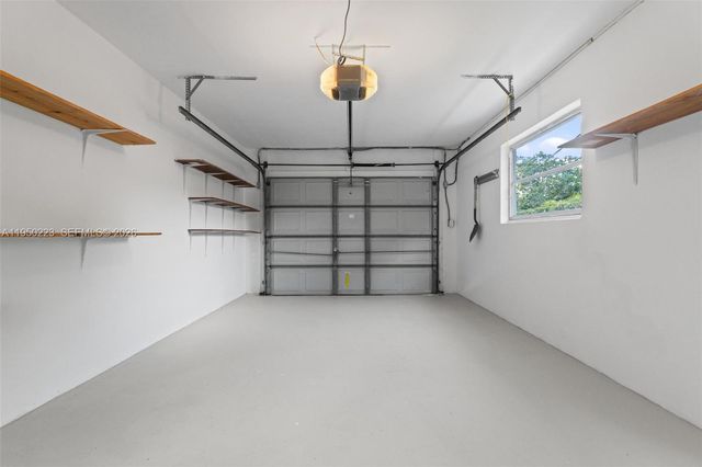 4440 NW 19th Ave, Oakland Park, FL 33309