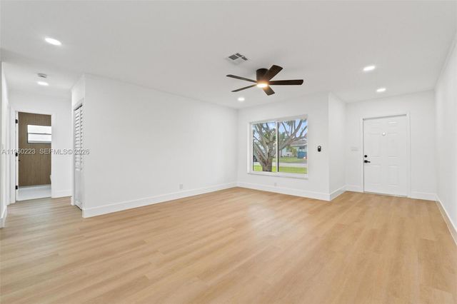 4440 NW 19th Ave, Oakland Park, FL 33309