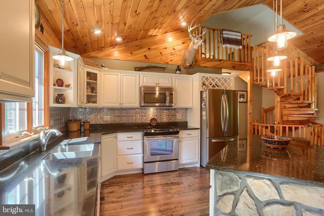 1005 TULIP TREE DR, Lebanon, PA 17042