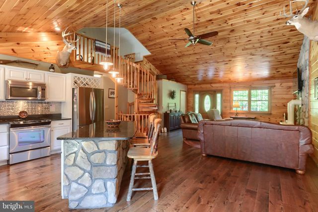 1005 TULIP TREE DR, Lebanon, PA 17042