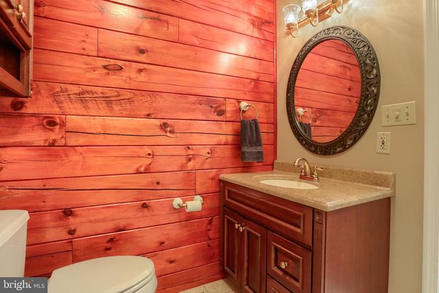 1005 TULIP TREE DR, Lebanon, PA 17042