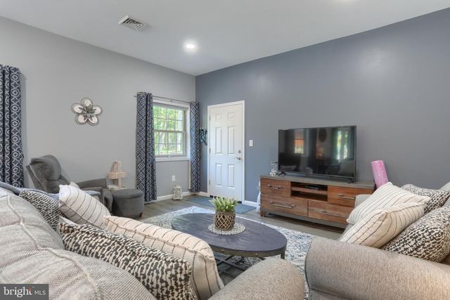 1005 TULIP TREE DR, Lebanon, PA 17042