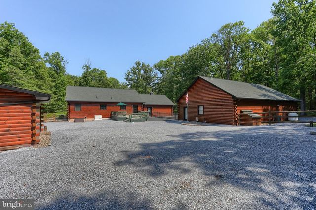 1005 TULIP TREE DR, Lebanon, PA 17042