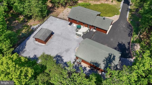 1005 TULIP TREE DR, Lebanon, PA 17042