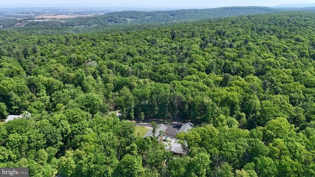 1005 TULIP TREE DR, Lebanon, PA 17042