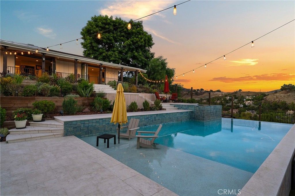 17879 Ridgeway, Granada Hills, CA 91344 — photo 2