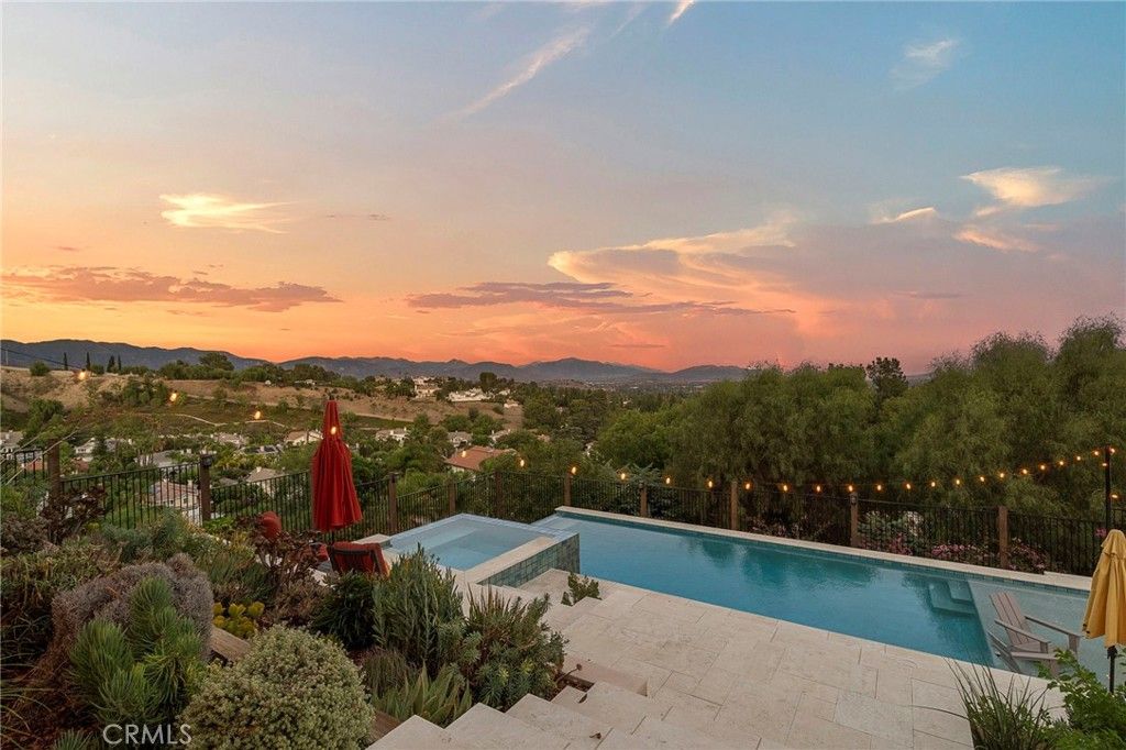 17879 Ridgeway, Granada Hills, CA 91344 — photo 3