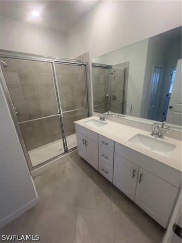 2833 Citrus ST, Naples, FL 34120