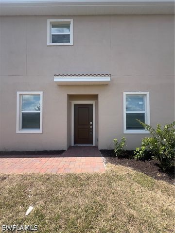 2833 Citrus ST, Naples, FL 34120