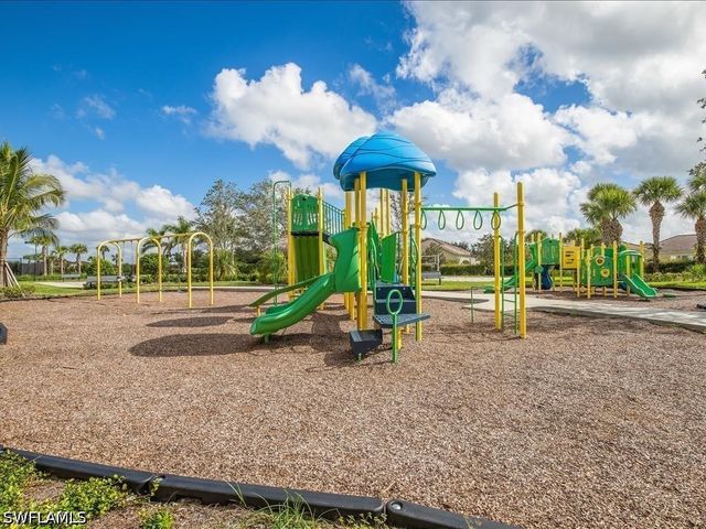2833 Citrus ST, Naples, FL 34120