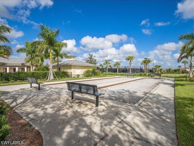 2833 Citrus ST, Naples, FL 34120