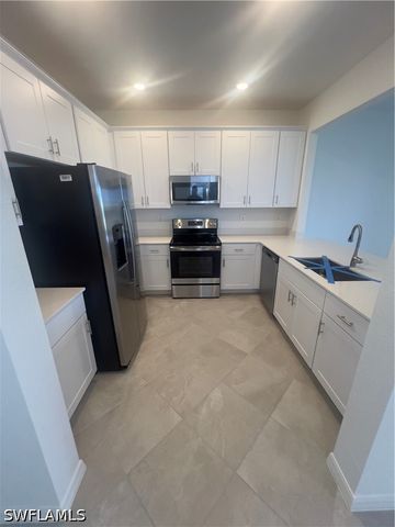 2833 Citrus ST, Naples, FL 34120