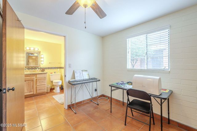 392 S Paseo Madera Unit D, Green Valley, AZ 85614