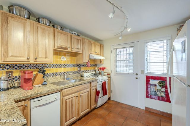 392 S Paseo Madera Unit D, Green Valley, AZ 85614