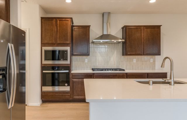 136 Prudencio Street, Santa Fe, NM 87505