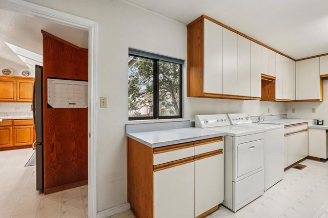 4216 Corona Way, Sacramento, CA 95864