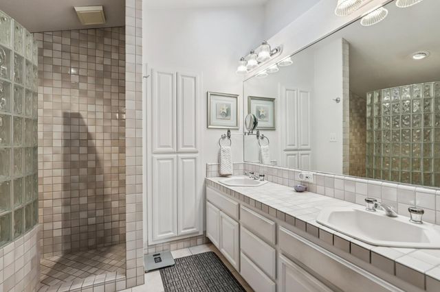 4216 Corona Way, Sacramento, CA 95864