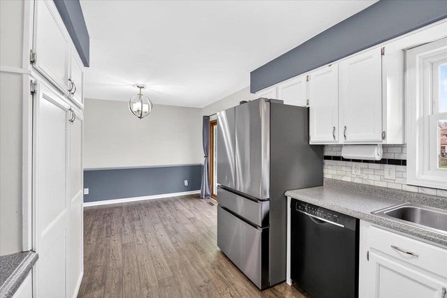 618 Robin Drive, Sun Prairie, WI 53590