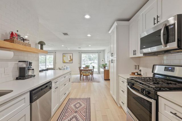 10109 Woodstock DR, Austin, TX 78753
