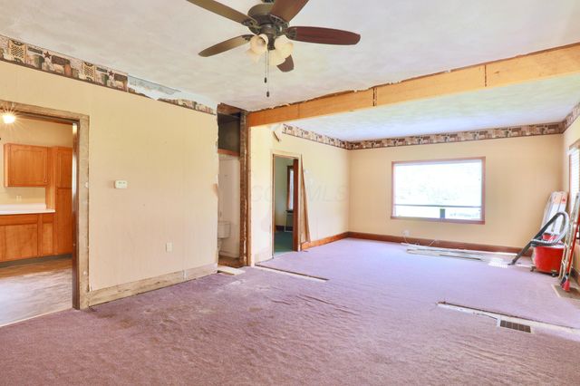 2165 Tent Road NE, Lancaster, OH 43130