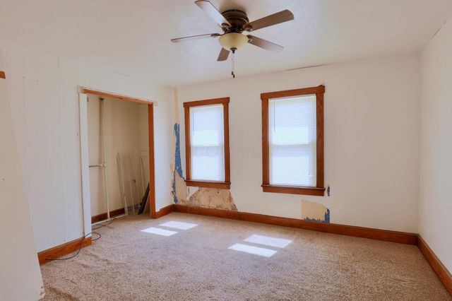 2165 Tent Road NE, Lancaster, OH 43130
