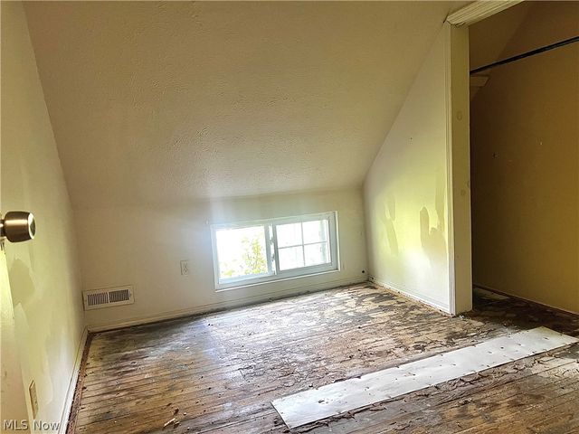 10911 Hulda Avenue, Cleveland, OH 44104