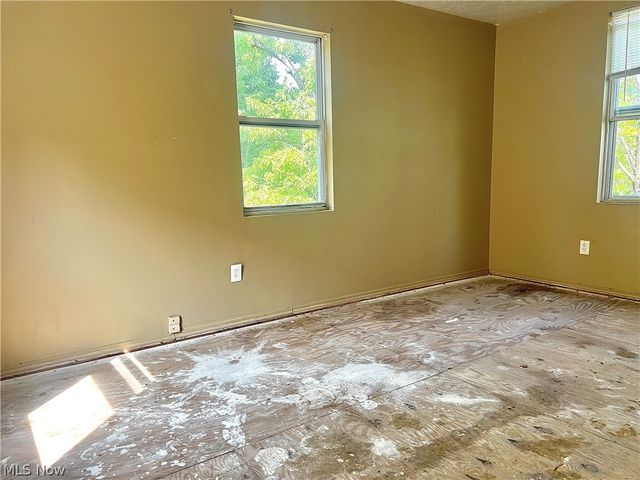 10911 Hulda Avenue, Cleveland, OH 44104