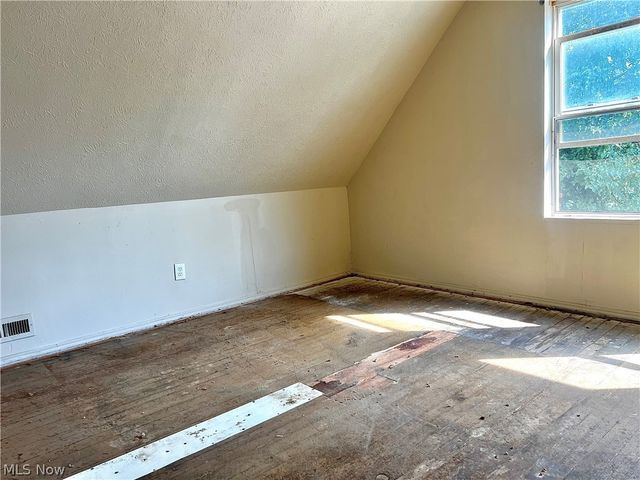 10911 Hulda Avenue, Cleveland, OH 44104