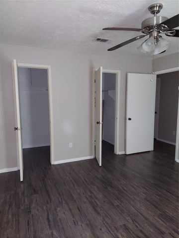 3878 Laura Leigh Drive, Friendswood, TX 77546