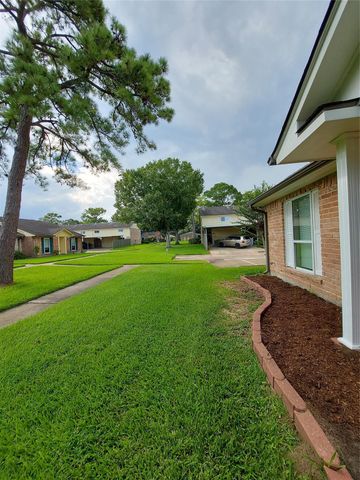 3878 Laura Leigh Drive, Friendswood, TX 77546