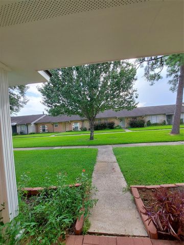 3878 Laura Leigh Drive, Friendswood, TX 77546
