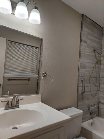 3878 Laura Leigh Drive, Friendswood, TX 77546