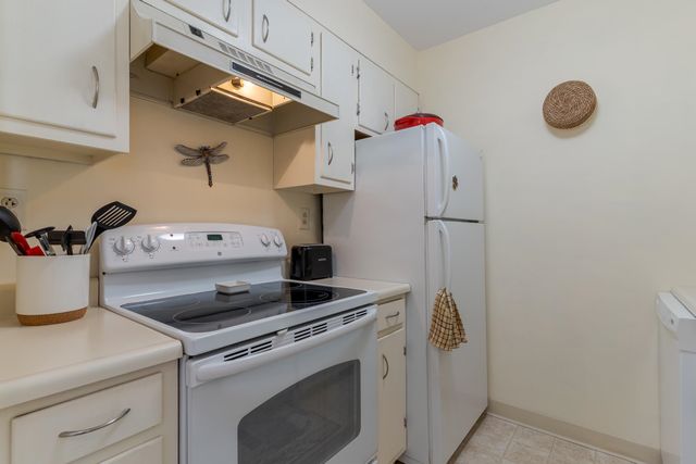 148 Breakwater Dr Unit 804, South Portland, ME 04106