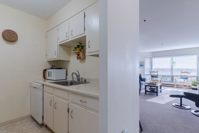 148 Breakwater Dr Unit 804, South Portland, ME 04106
